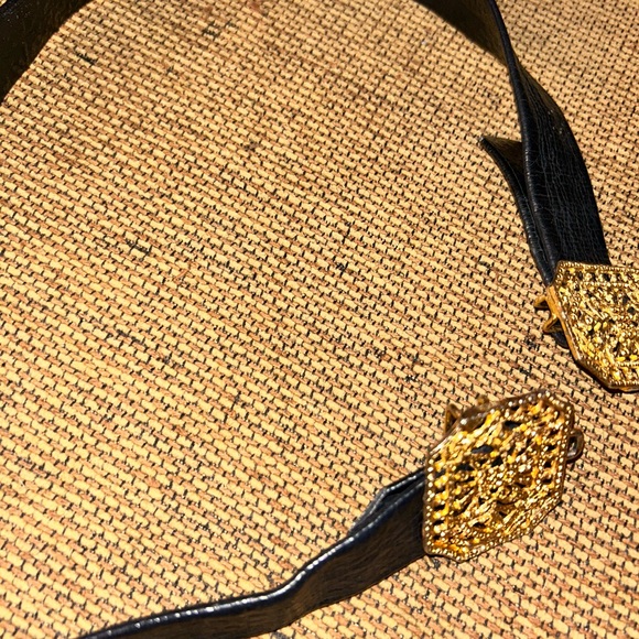 Vintage Gold and Leather Belt - Picture 2 of 5